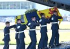 Peti Mati Ratu Elizabeth Diterbangkan ke London untuk Penghormatan Terakhir